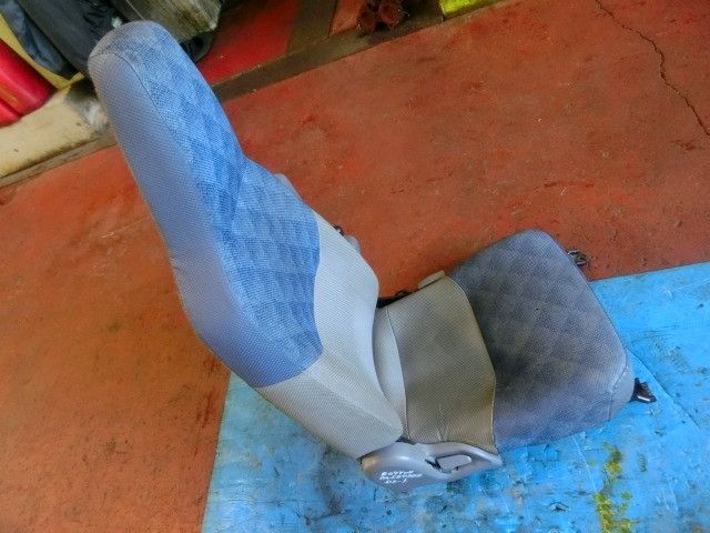 ドライバーシート