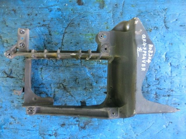 ライトステイ(左)