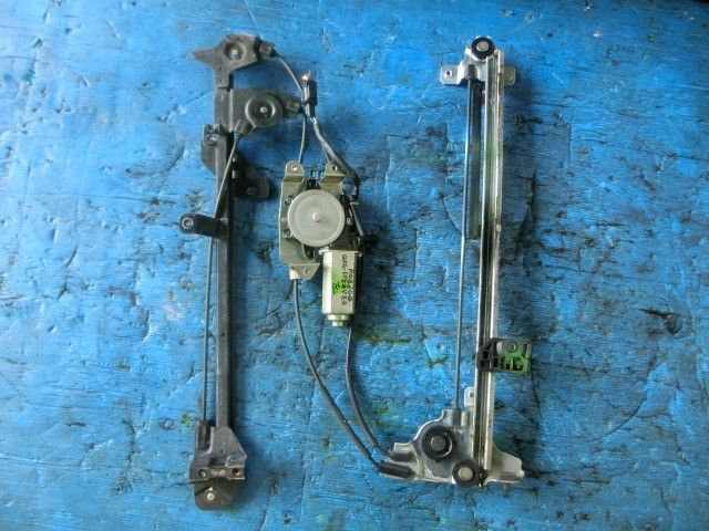 Fドアレギュレーター(左)