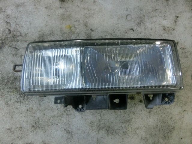 ヘッドライトAy(左)