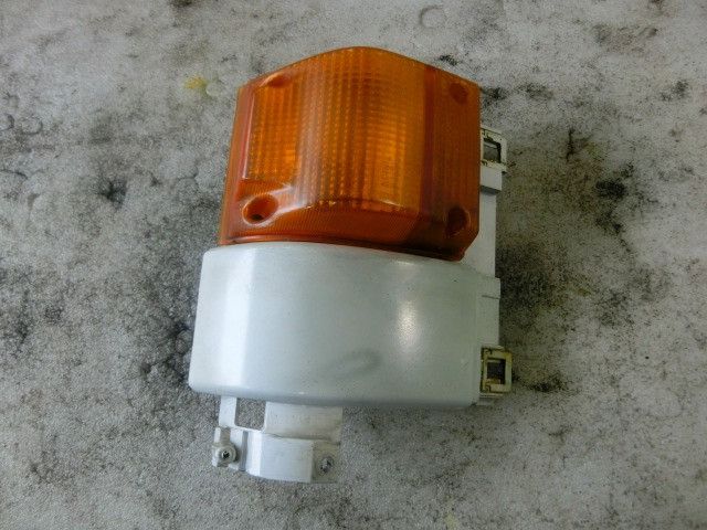 ウィンカー(右)